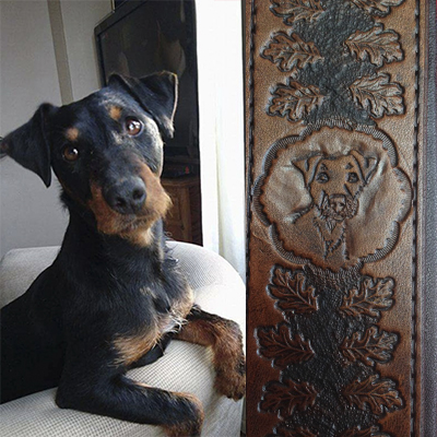 Lædervarer Kalundborg, hund portrættet ind i læder